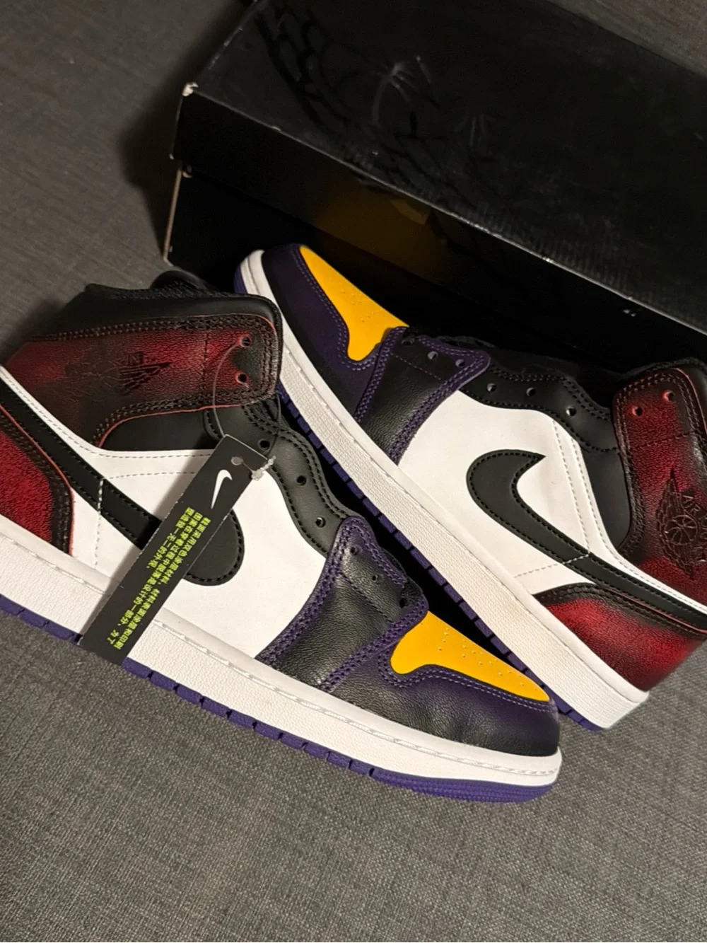 Size 10 - Air Jordan 1 SE Mid LA to Chicago